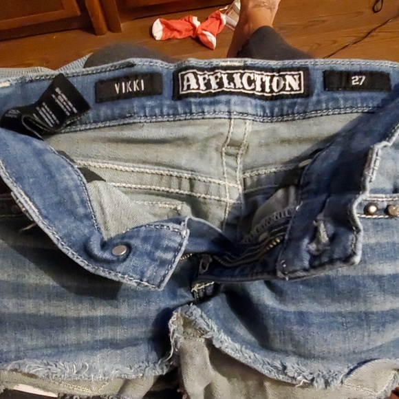 Affliction Vikki shorts - Picture 3 of 3